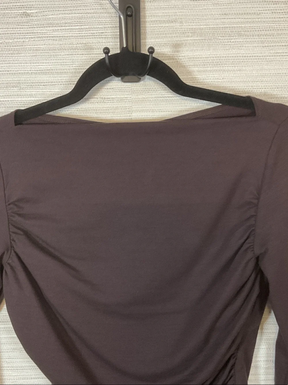 Reformation Women's Long Sleeve Emi Knit Ruched Top Black Currant NWT Small - Picture 5 of 8